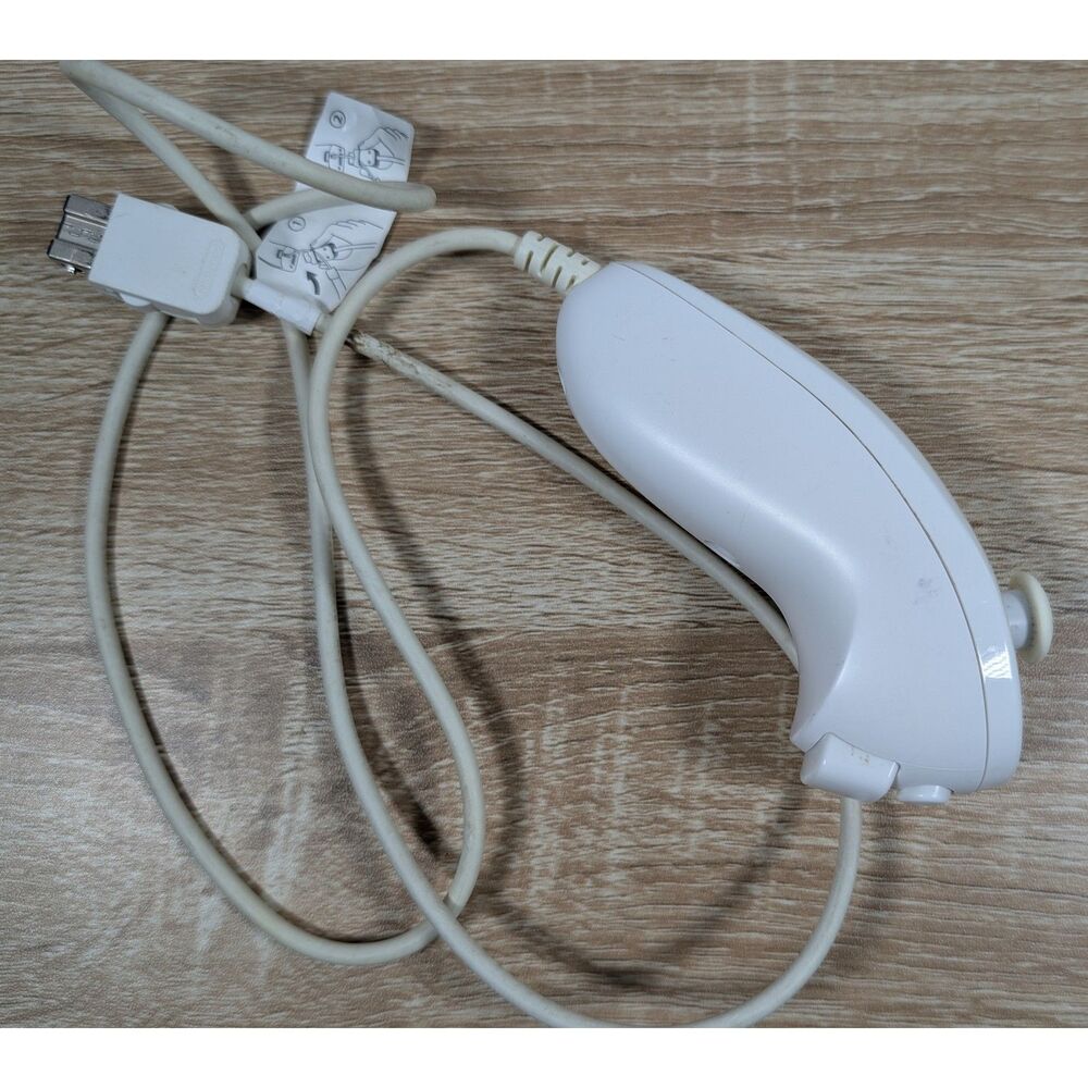 Official Nintendo Wii Nunchuk Controller White RVL-004 OEM
